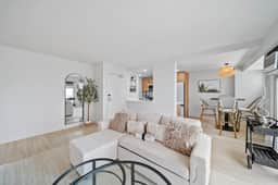 Paritial Ocean View 2 BDRM w/Parking, Kitchen, AC - Image 3