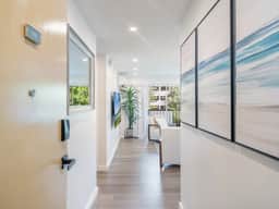 Walk to the Beach! Modern 3Bed, 2Bath AC, Parking - Image 2
