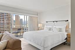 City View Ilikai Queen 1 BDRM Kitchenette and Pool - Image 4