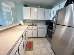 Mountain view 1 Bed Waikiki Condo w/AC & 1 parking - Image 5
