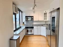 Ocean and City View! 2 BD w/AC, Parking, & Kitchen - Image 2
