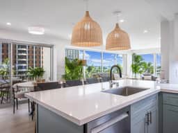 Ocean/Marina/Pool View 2BD Corner Unit AC @ Ilikai - Image 3