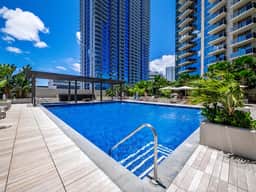 Modern 2BR at Sky Ala Moana w/City & Mtn Views &AC - Image 3