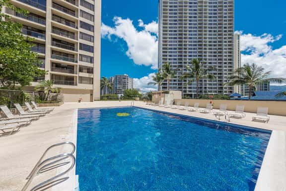 Ocean View 1 Bed Condo w/ AC, 1 Parking, & Kitchen - Image 1