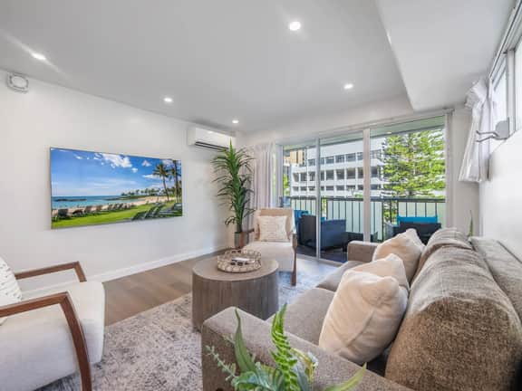 Walk to the Beach! Modern 3Bed, 2Bath AC, Parking - Image 5
