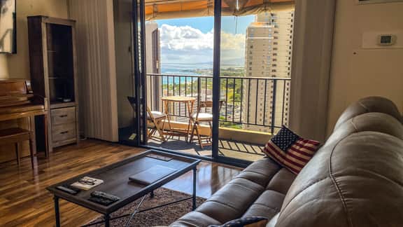 Ocean View 1 Bed Condo w/ AC, 1 Parking, & Kitchen - Image 3