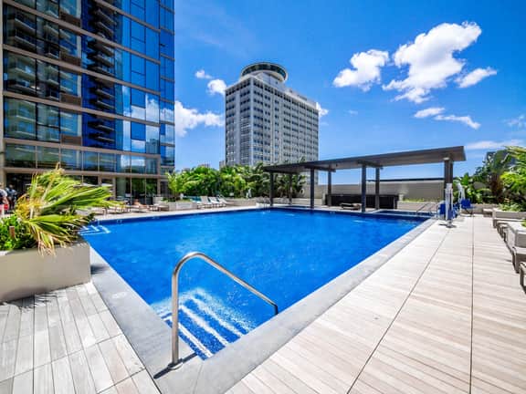 Modern 2BR at Sky Ala Moana w/City & Mtn Views &AC - Image 4