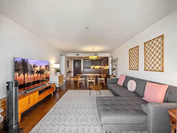 Ocean View 2BD w/ AC/Pool/Gym/1 Parking/Kitchen - Image 4